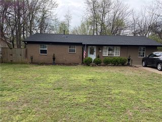 2405 Dogwood Place, Springdale, AR 72762