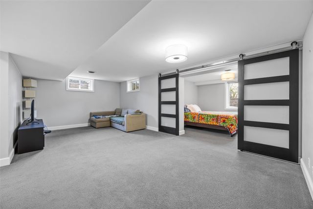 2241 Linden Drive SE, Cedar Rapids, IA 52403