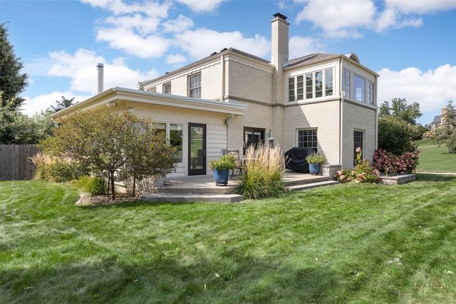 2241 Linden Drive SE, Cedar Rapids, IA 52403