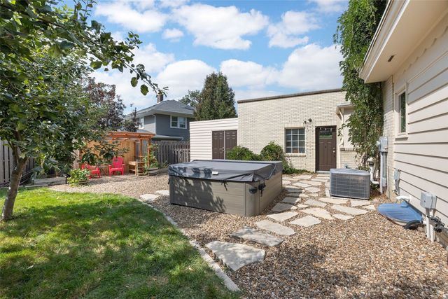 2241 Linden Drive SE, Cedar Rapids, IA 52403