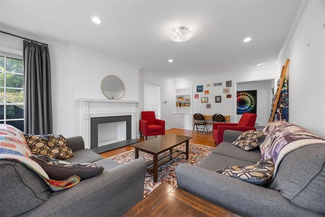 2241 Linden Drive SE, Cedar Rapids, IA 52403