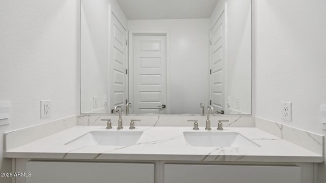 6925 W BUCKHORN Trail, Peoria, AZ 85383