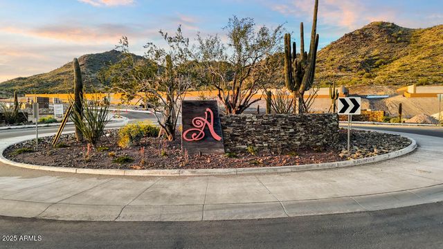 6925 W BUCKHORN Trail, Peoria, AZ 85383