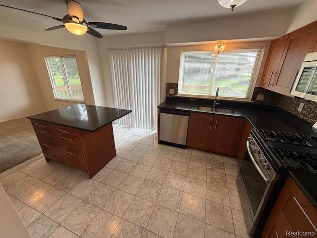 28144 Yorktown Road, Farmington, MI 48331