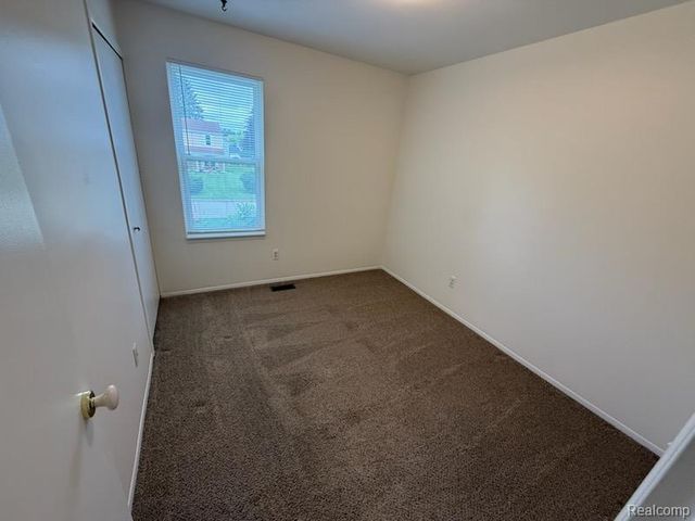 28144 Yorktown Road, Farmington, MI 48331