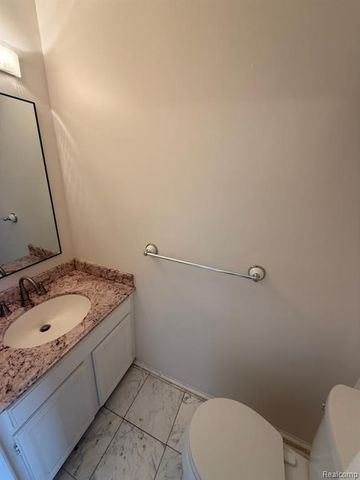 28144 Yorktown Road, Farmington, MI 48331