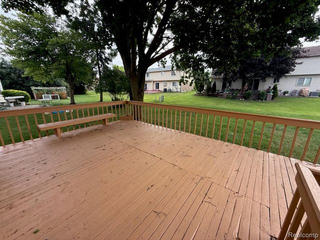 28144 Yorktown Road, Farmington, MI 48331
