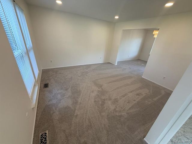 28144 Yorktown Road, Farmington, MI 48331