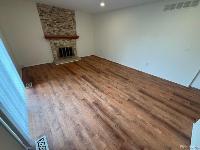 28144 Yorktown Road, Farmington, MI 48331
