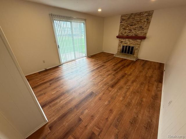 28144 Yorktown Road, Farmington, MI 48331