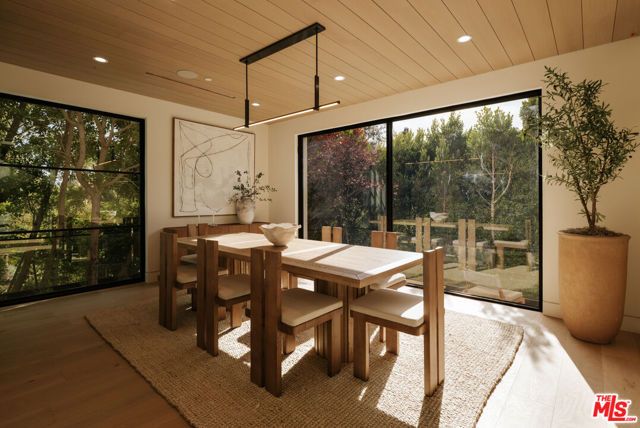 2878 Deep Canyon Drive, Beverly Hills, CA 90210