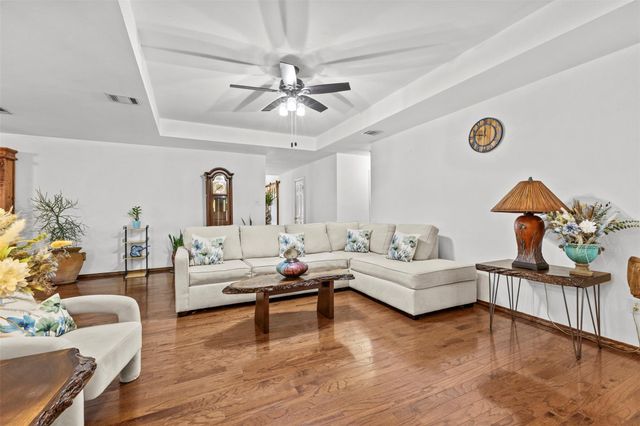 7513 Vol Walker DR, Austin, TX 78749