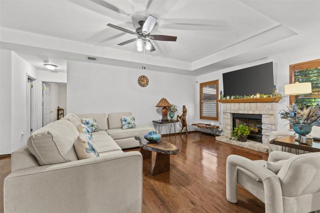 7513 Vol Walker DR, Austin, TX 78749