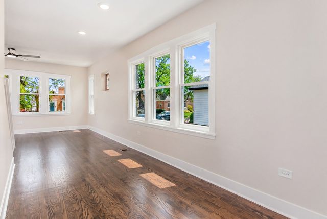 5526 N Nordica Avenue, Chicago, IL 60656