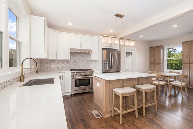 5526 N Nordica Avenue, Chicago, IL 60656
