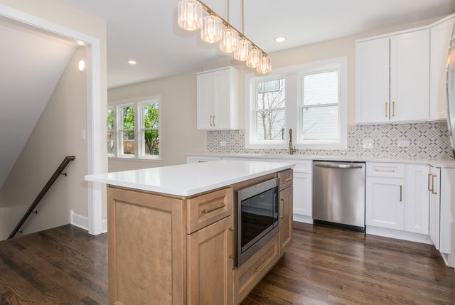 5526 N Nordica Avenue, Chicago, IL 60656