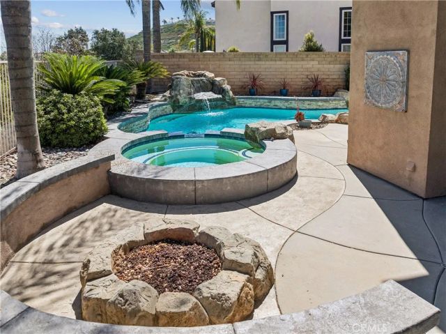 3215 Crystal Ridge Circle, Corona, CA 92882