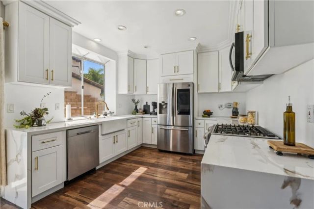 3215 Crystal Ridge Circle, Corona, CA 92882