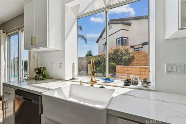 3215 Crystal Ridge Circle, Corona, CA 92882