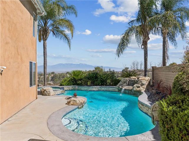 3215 Crystal Ridge Circle, Corona, CA 92882