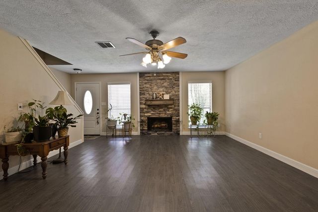 1011 Hamblen Road 4, Houston, TX 77339