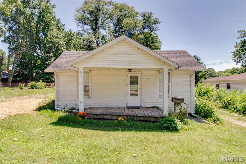 Image 1 of property listing at 3723 Franor Street, Alton, IL 62002