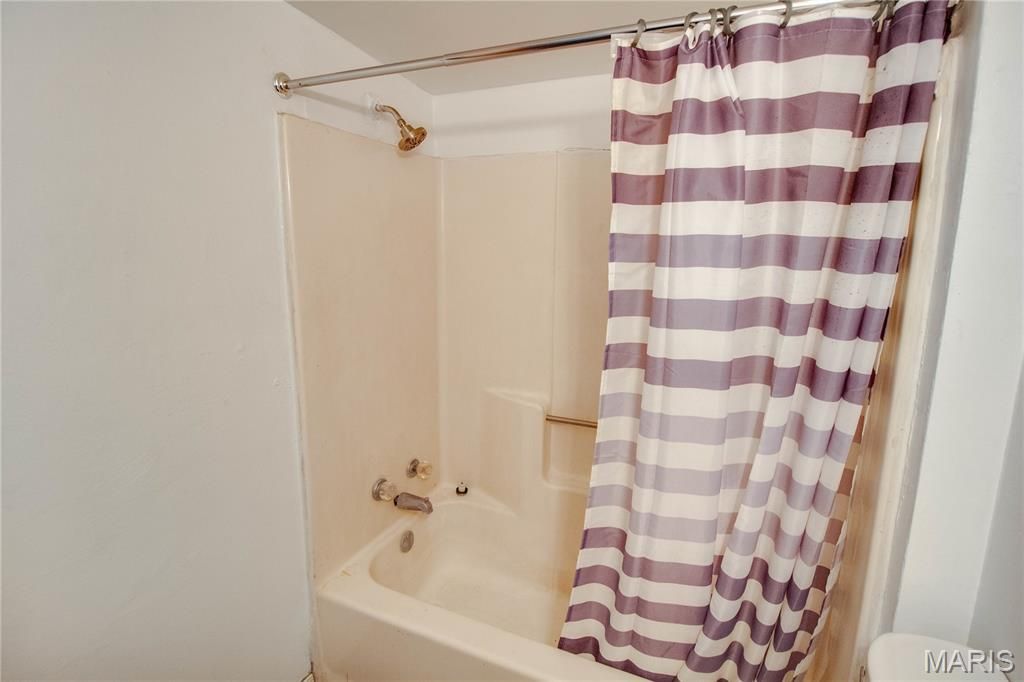 Image 14 of property listing at 3723 Franor Street, Alton, IL 62002
