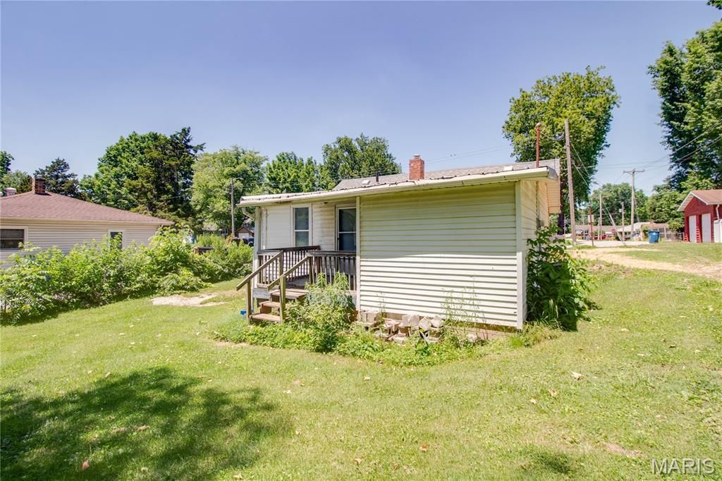 Image 22 of property listing at 3723 Franor Street, Alton, IL 62002