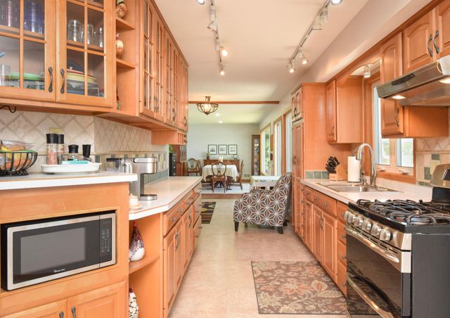10756 Zieglers Drive N, Brooklyn Park, MN 55443