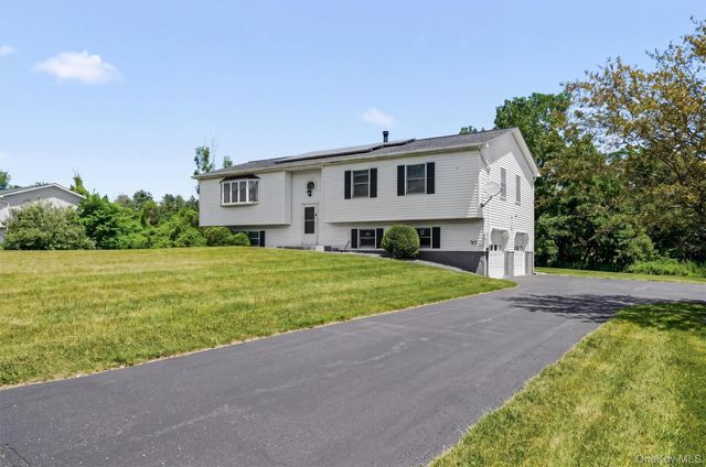 33 Dunn Lane, Poughquag, NY 12570