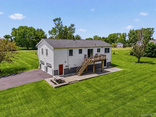 33 Dunn Lane, Poughquag, NY 12570