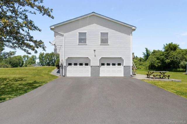 33 Dunn Lane, Poughquag, NY 12570