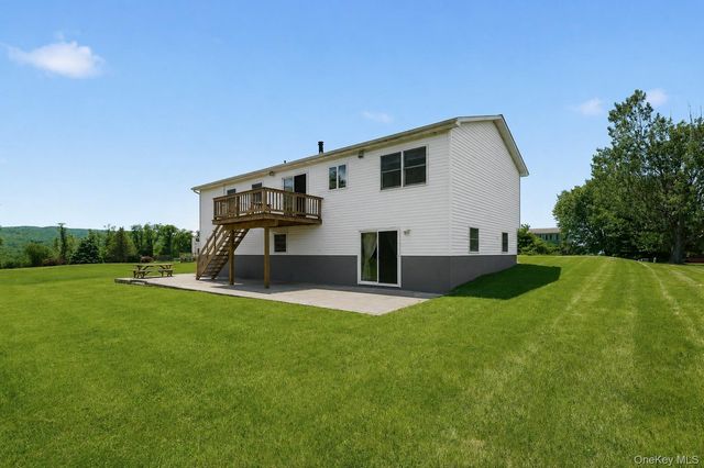 33 Dunn Lane, Poughquag, NY 12570