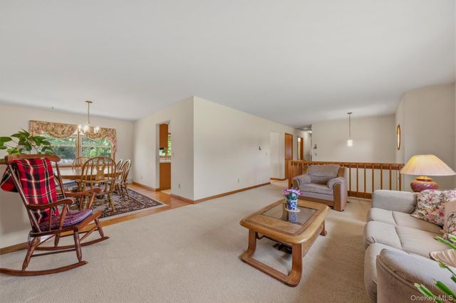 33 Dunn Lane, Poughquag, NY 12570