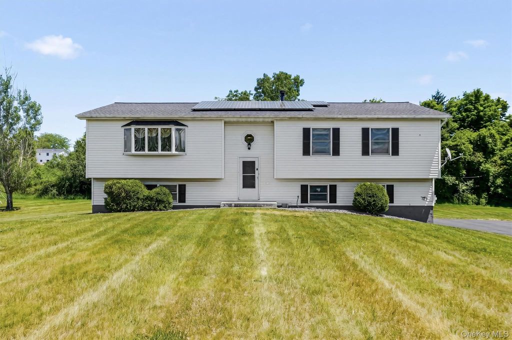 33 Dunn Lane, Poughquag, NY 12570