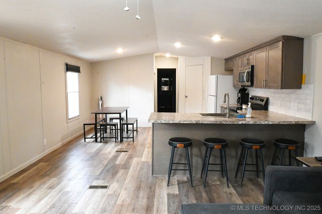 211 Wildwood, Gore, OK 74435