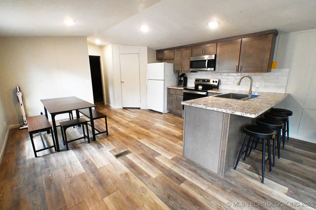 211 Wildwood, Gore, OK 74435