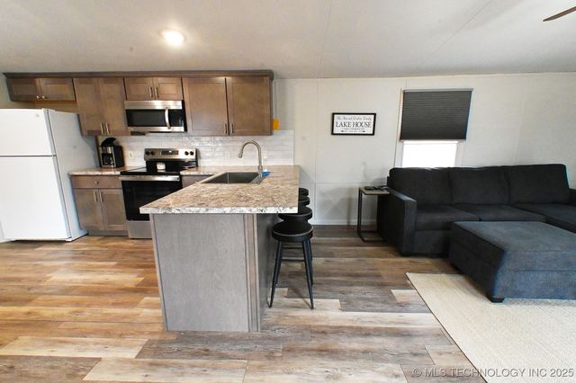 211 Wildwood, Gore, OK 74435