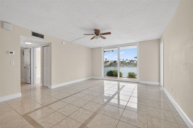 7540 BAY ISLAND DRIVE S 160, South Pasadena, FL 33707