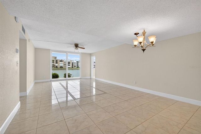7540 BAY ISLAND DRIVE S 160, South Pasadena, FL 33707
