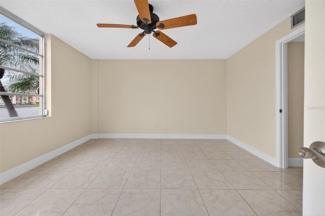 7540 BAY ISLAND DRIVE S 160, South Pasadena, FL 33707