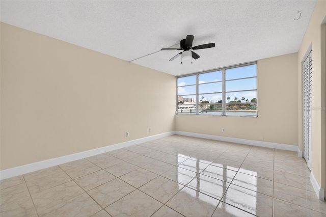 7540 BAY ISLAND DRIVE S 160, South Pasadena, FL 33707