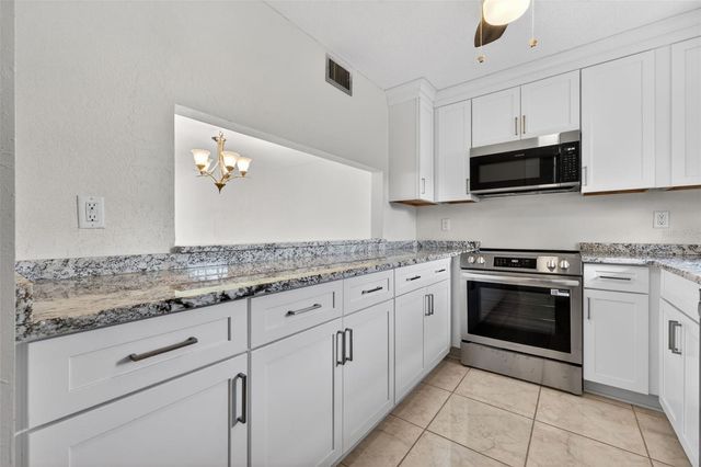 7540 BAY ISLAND DRIVE S 160, South Pasadena, FL 33707