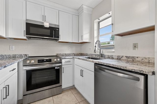 7540 BAY ISLAND DRIVE S 160, South Pasadena, FL 33707