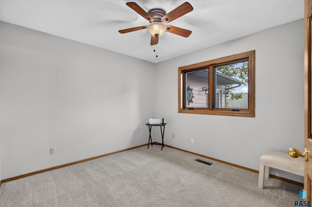 3006 E Marson Dr Drive, Sioux Falls, SD 57103