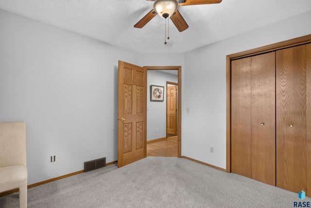 3006 E Marson Dr Drive, Sioux Falls, SD 57103