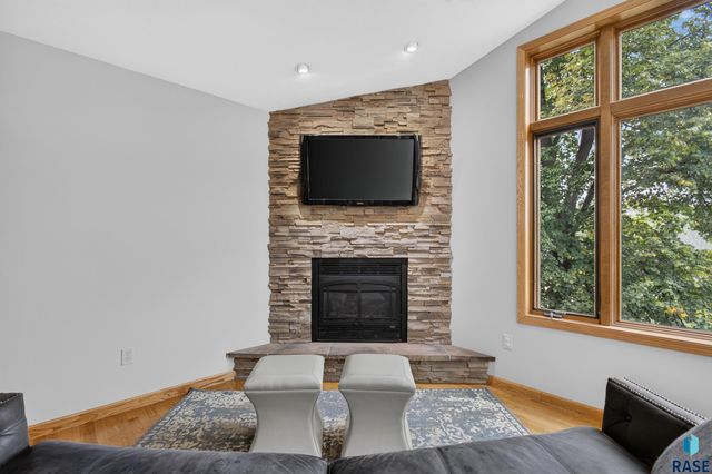 3006 E Marson Dr Drive, Sioux Falls, SD 57103