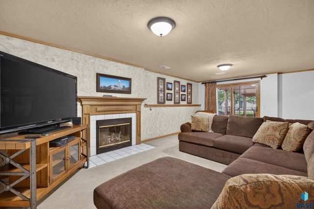 3006 E Marson Dr Drive, Sioux Falls, SD 57103