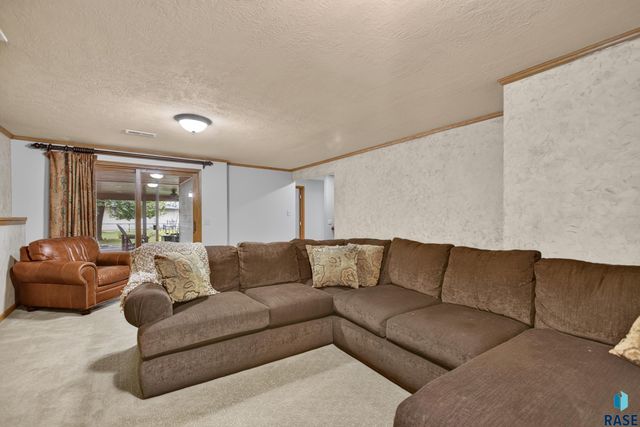 3006 E Marson Dr Drive, Sioux Falls, SD 57103