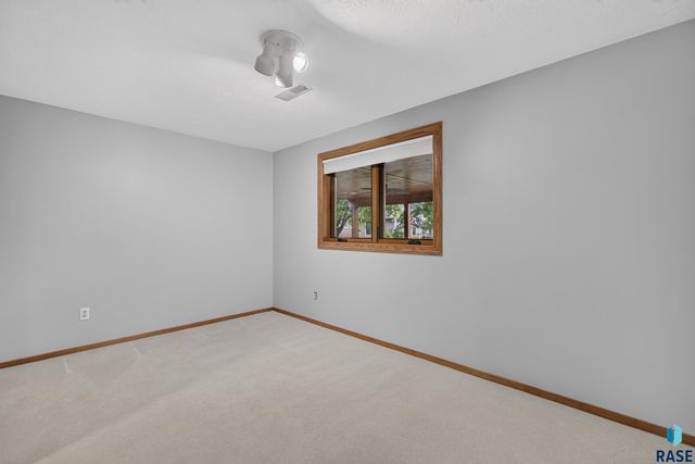 3006 E Marson Dr Drive, Sioux Falls, SD 57103